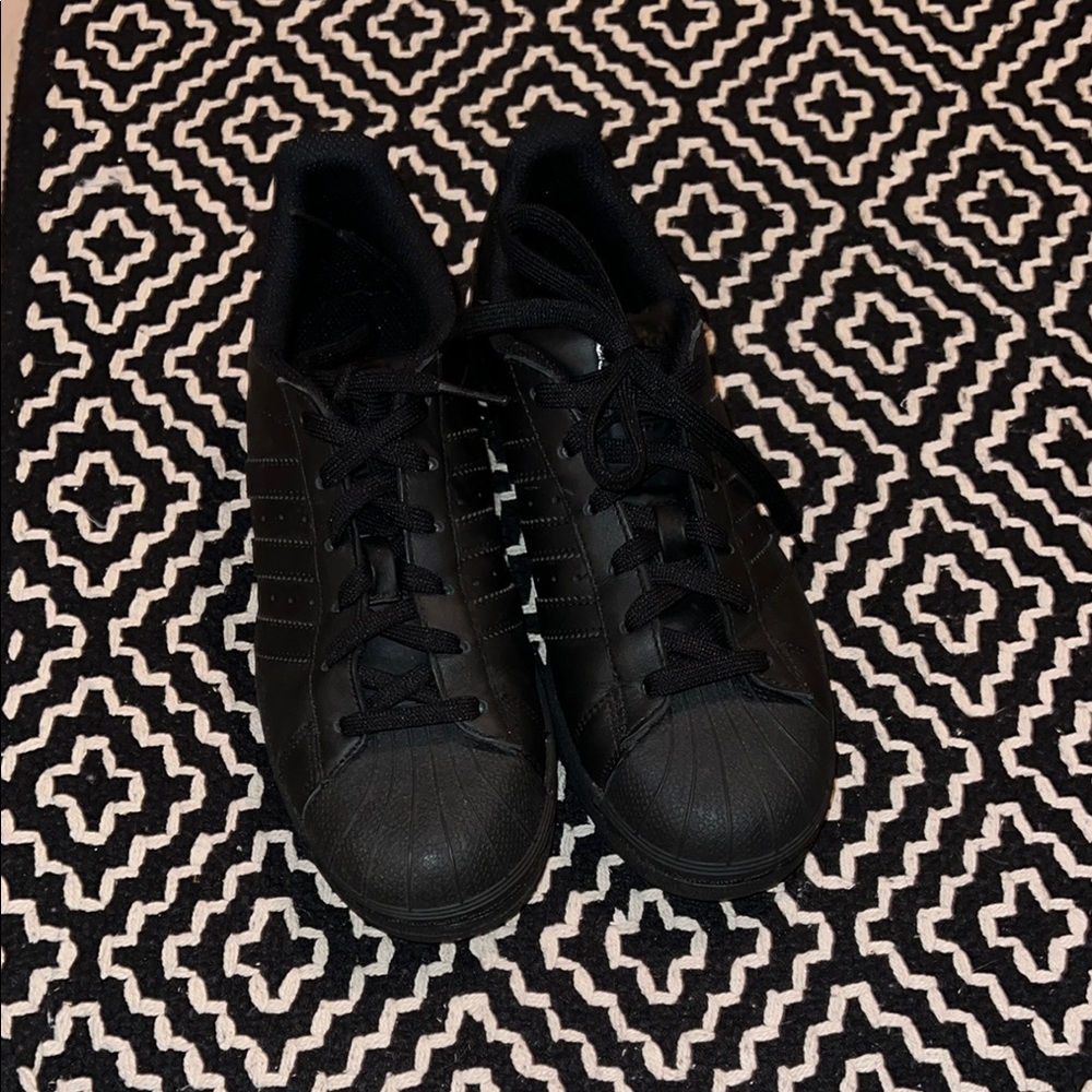 Black Sneakers